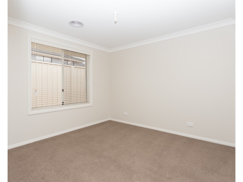 26 Lisbon Circuit, Orange NSW 2800