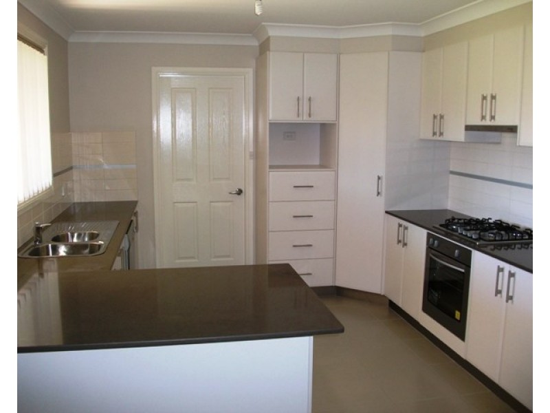 98 Diamond Drive, Orange NSW 2800