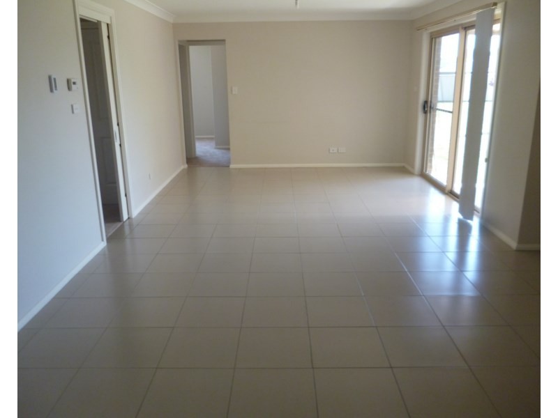 98 Diamond Drive, Orange NSW 2800