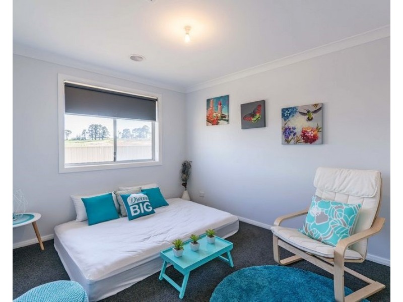 22 Molloy Drive, Orange NSW 2800