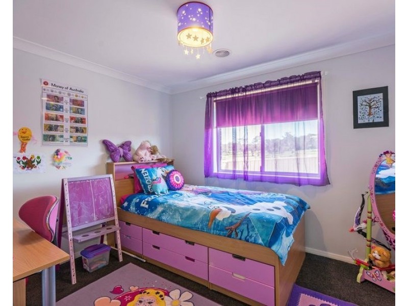 22 Molloy Drive, Orange NSW 2800