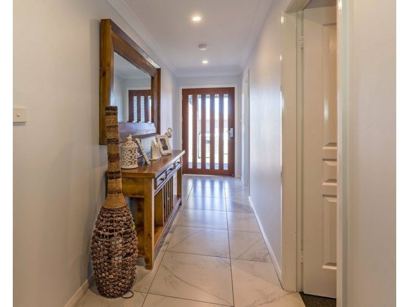 22 Molloy Drive, Orange NSW 2800