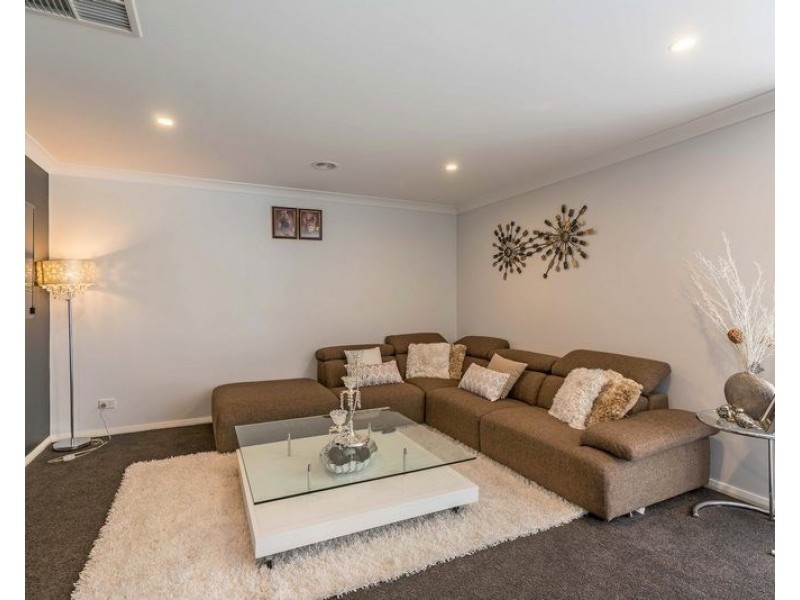 22 Molloy Drive, Orange NSW 2800