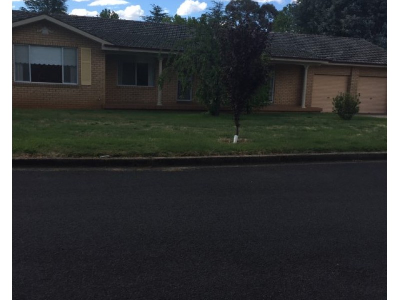 1 Inkara Place, Orange NSW 2800