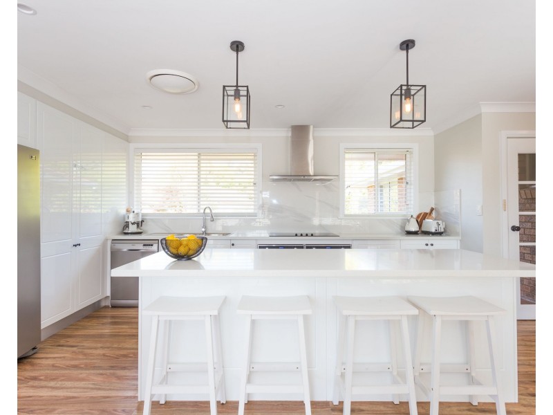 8 Wiare Circuit, Orange NSW 2800