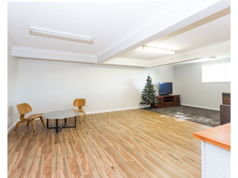8 Wiare Circuit, Orange NSW 2800