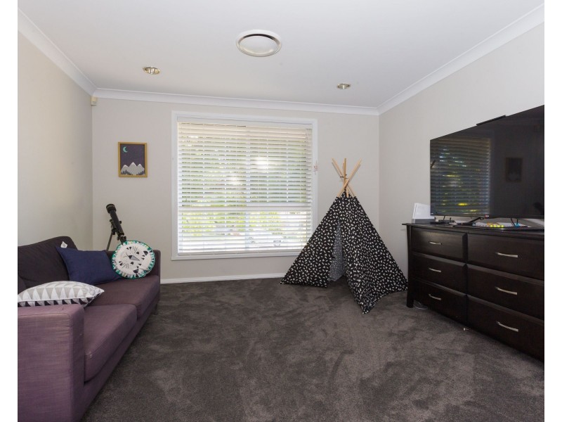 8 Wiare Circuit, Orange NSW 2800