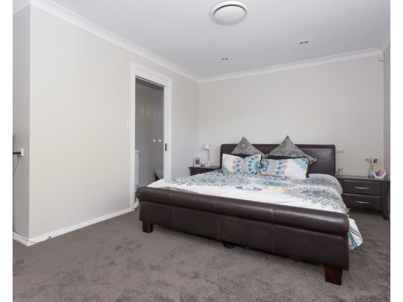 8 Wiare Circuit, Orange NSW 2800