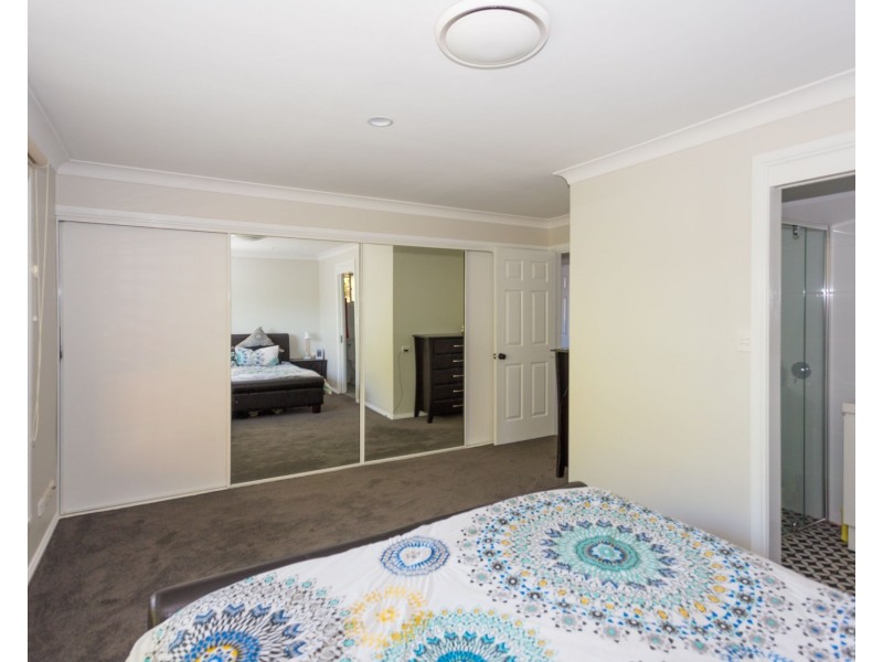 8 Wiare Circuit, Orange NSW 2800