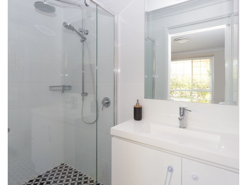 8 Wiare Circuit, Orange NSW 2800