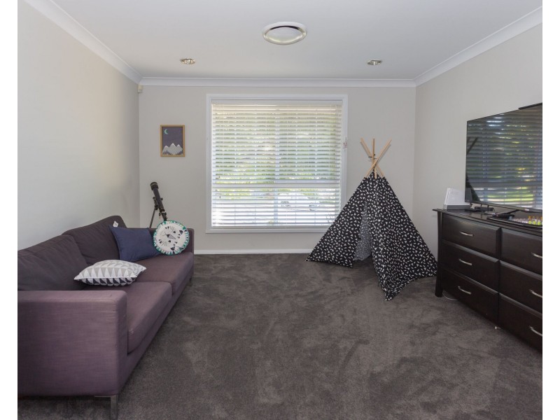 8 Wiare Circuit, Orange NSW 2800