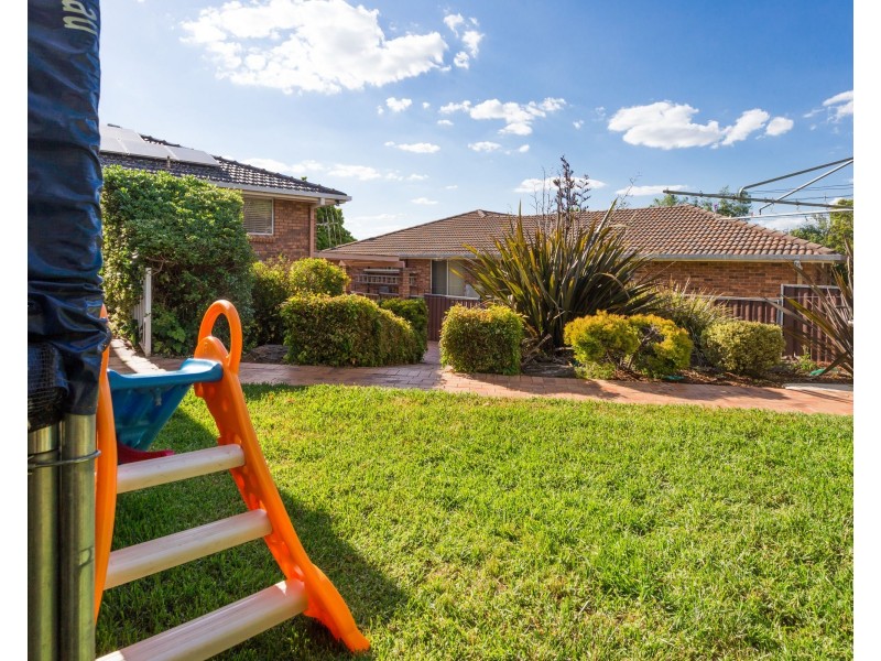 8 Wiare Circuit, Orange NSW 2800