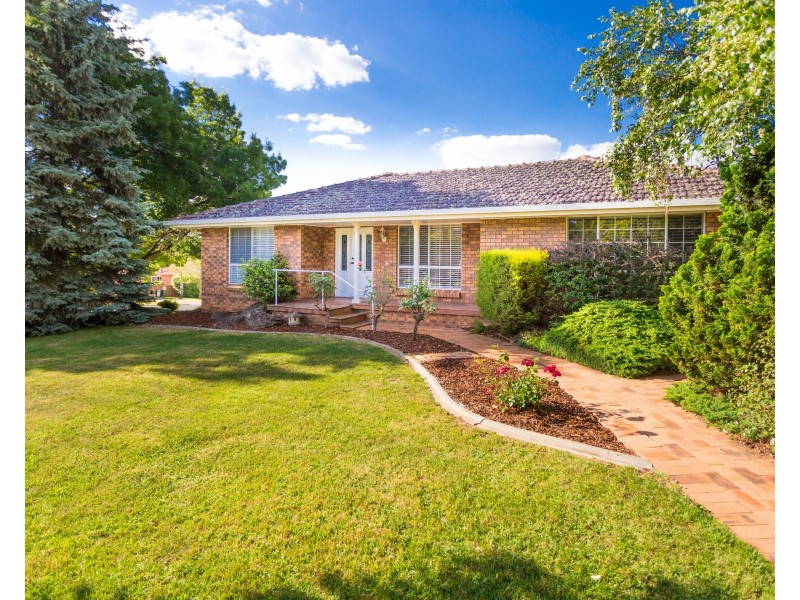 8 Wiare Circuit, Orange NSW 2800