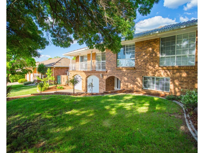 8 Wiare Circuit, Orange NSW 2800