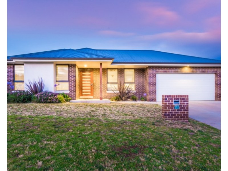 16 Glasson Drive Orange, Orange NSW 2800