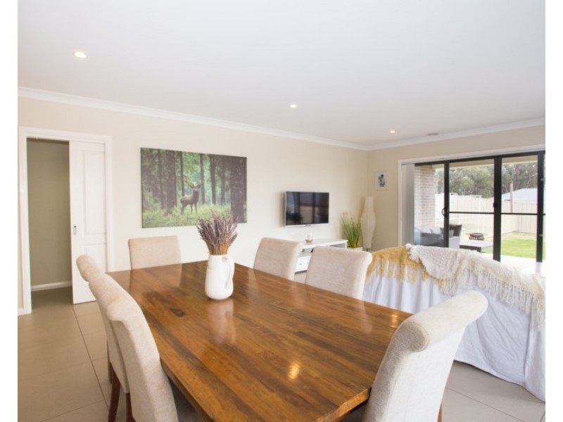 16 Glasson Drive Orange, Orange NSW 2800