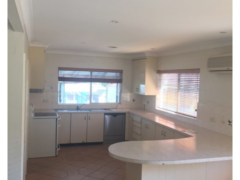 6 Mathoura Place, Orange NSW 2800