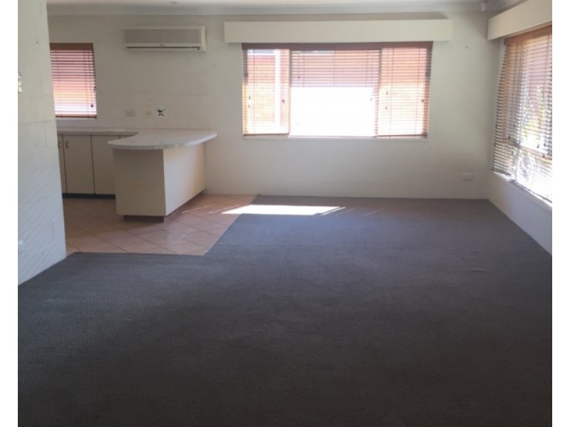 6 Mathoura Place, Orange NSW 2800