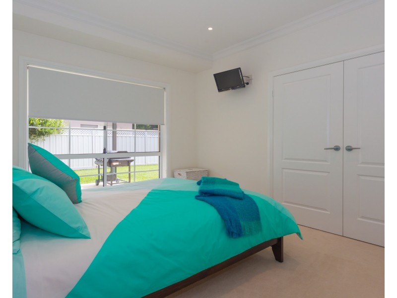 8 Roselawn Drive, Orange NSW 2800