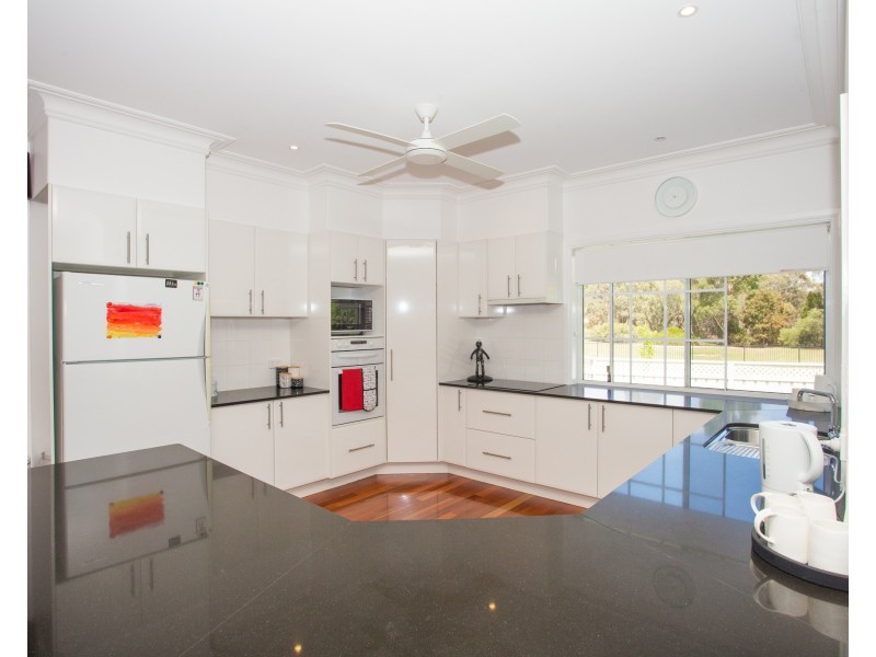 8 Roselawn Drive, Orange NSW 2800