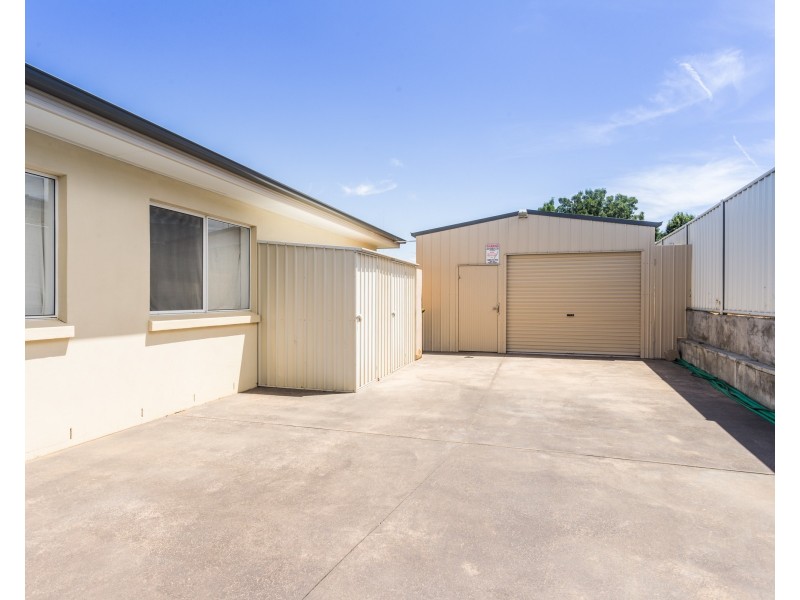 8 Roselawn Drive, Orange NSW 2800