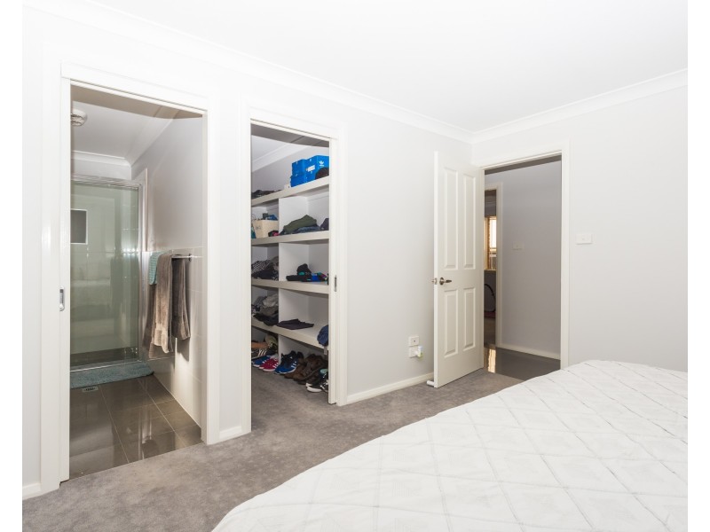 9 Downey Crescent, Orange NSW 2800