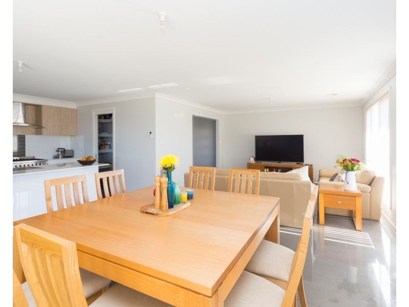 9 Downey Crescent, Orange NSW 2800