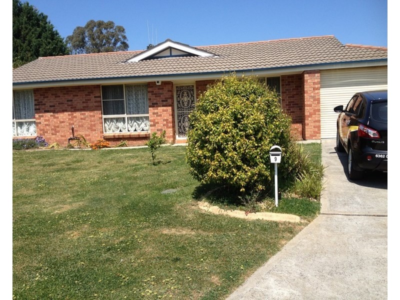 9 Orchard Grove, Orange NSW 2800