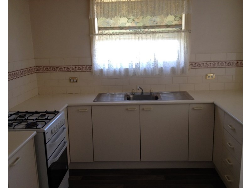 9 Orchard Grove, Orange NSW 2800