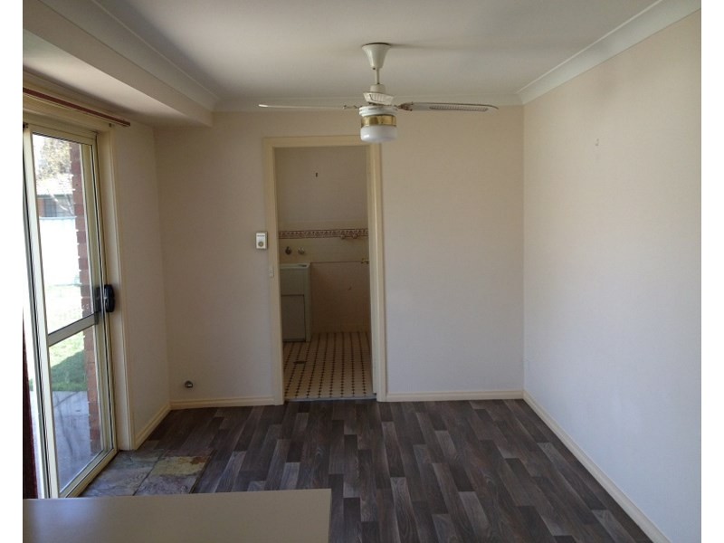 9 Orchard Grove, Orange NSW 2800