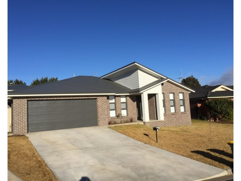 17a McCarron Place, Orange NSW 2800