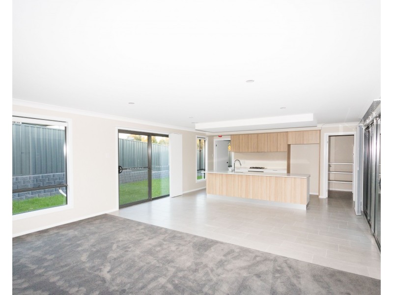 10 Tilston Way, Orange NSW 2800