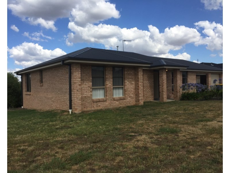 14 Garnet Street, Orange NSW 2800