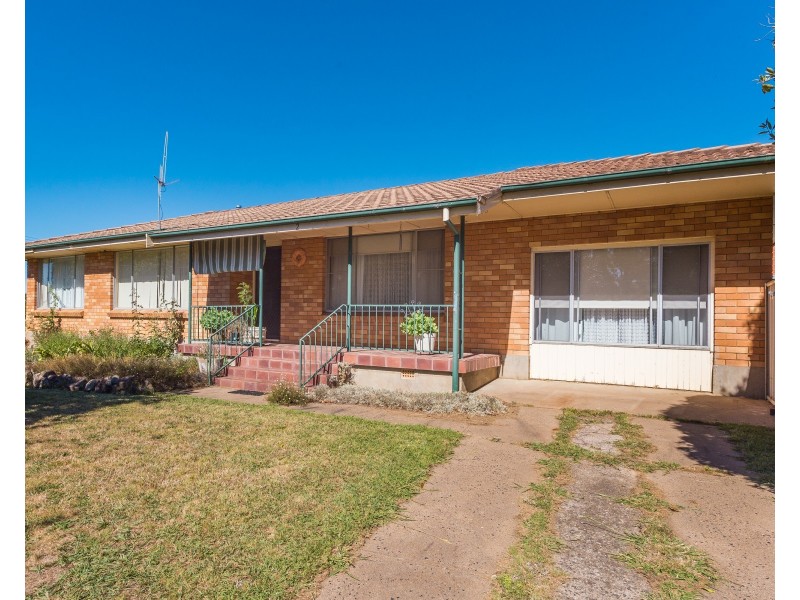 2 Caleula Crescent, Orange NSW 2800