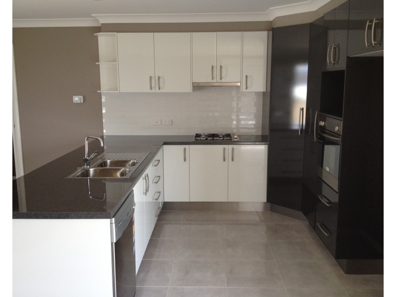 16 McCarron Place, Orange NSW 2800