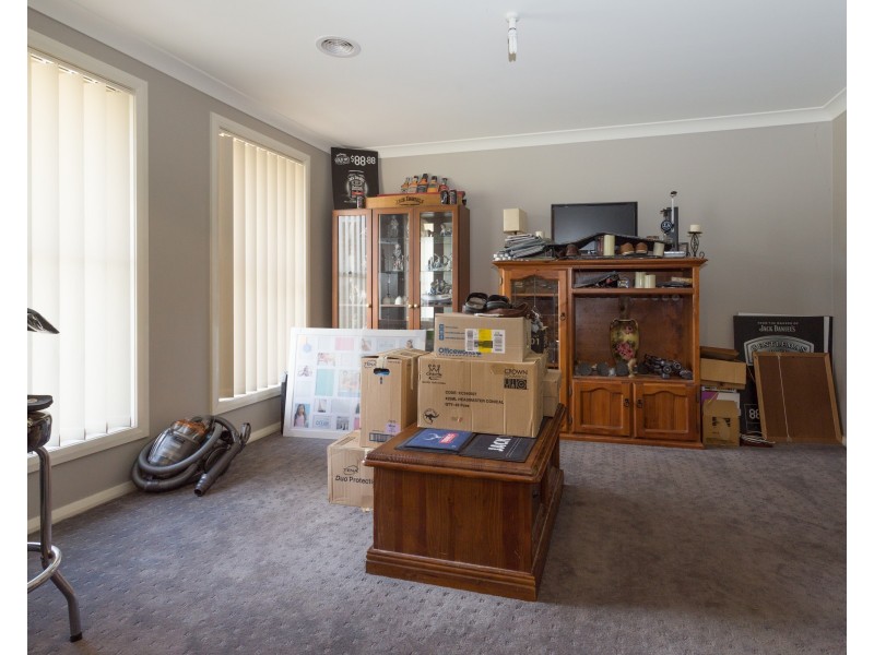 21 Robinson Court, Orange NSW 2800