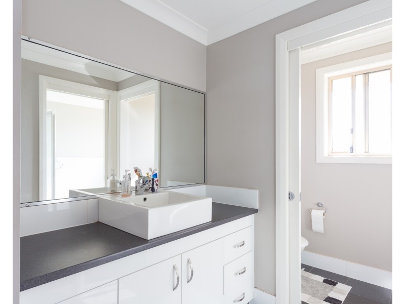 21 Robinson Court, Orange NSW 2800