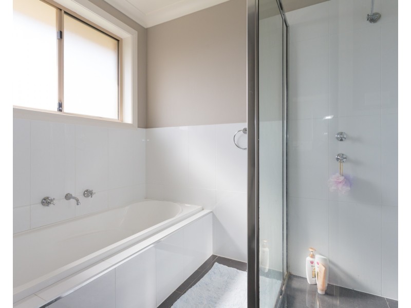 21 Robinson Court, Orange NSW 2800