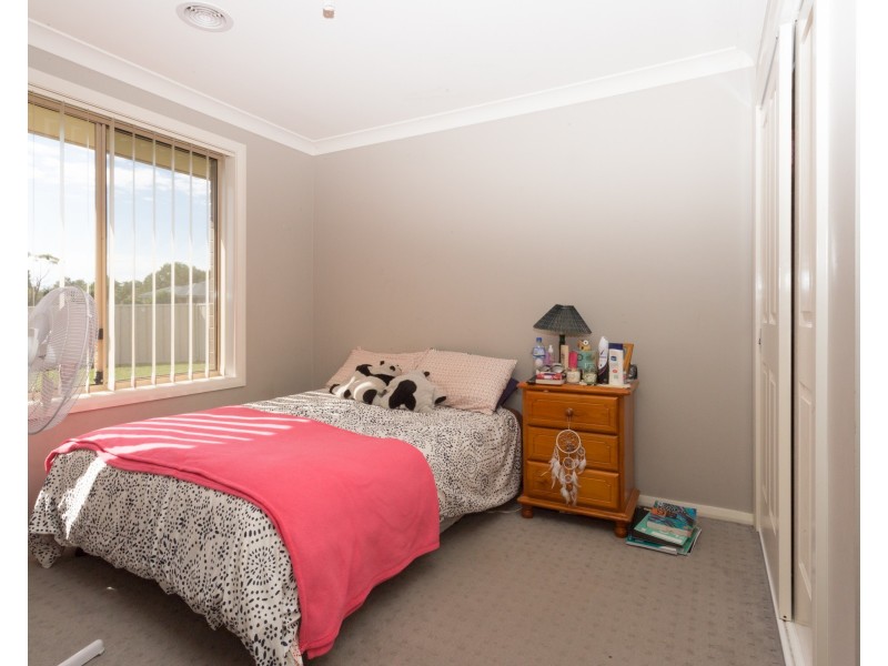 21 Robinson Court, Orange NSW 2800