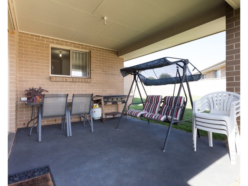 21 Robinson Court, Orange NSW 2800