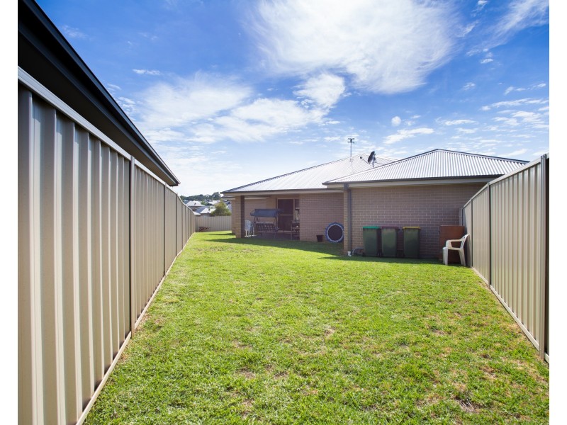 21 Robinson Court, Orange NSW 2800
