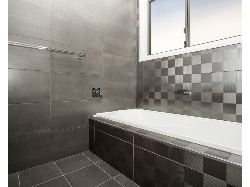 18 Downey Crescent, Orange NSW 2800