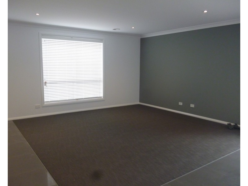 2 Downey Crescent, Orange NSW 2800