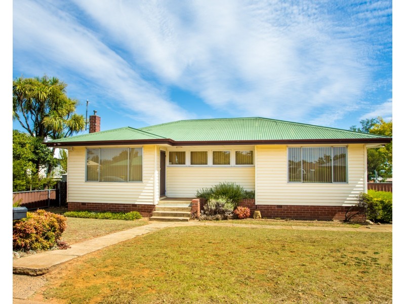 5 Glenroi Avenue, Orange NSW 2800