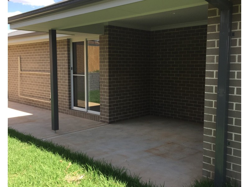 14 Tilston Way, Orange NSW 2800