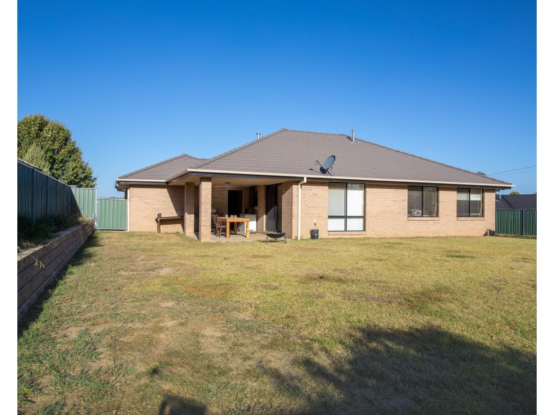 3 Discovery Drive, Orange NSW 2800