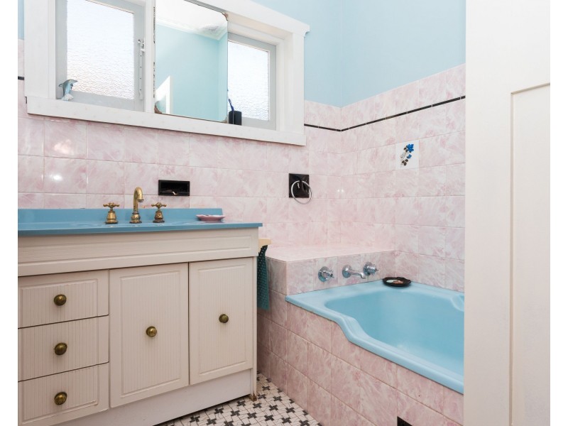 17 March Street, Orange NSW 2800