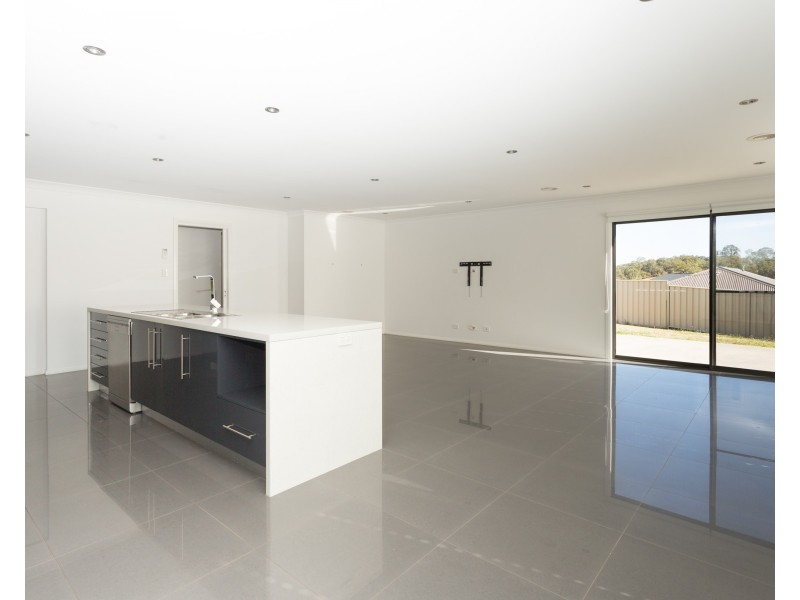 18 Downey Crescent, Orange NSW 2800