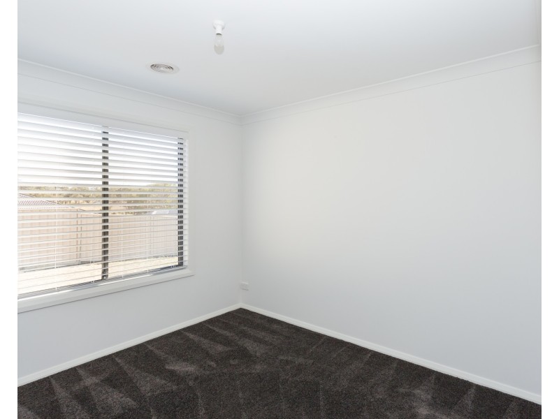 18 Downey Crescent, Orange NSW 2800