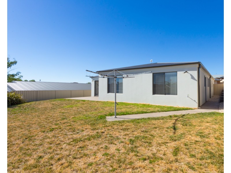 18 Downey Crescent, Orange NSW 2800